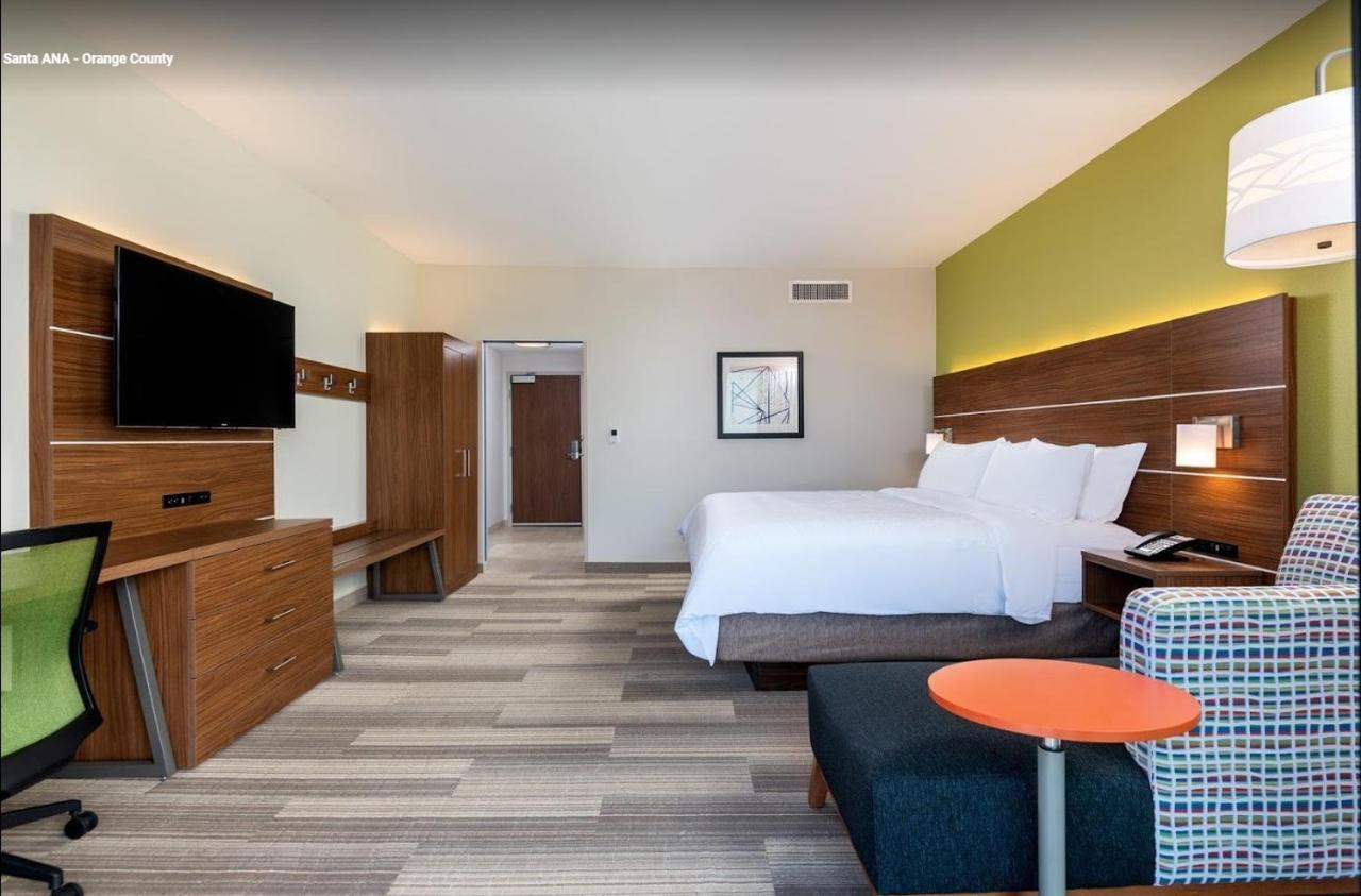Holiday Inn Express & Suites Santa Ana - Orange County By Ihg Esterno foto